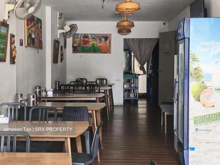 East Village (D16), Retail #564685031